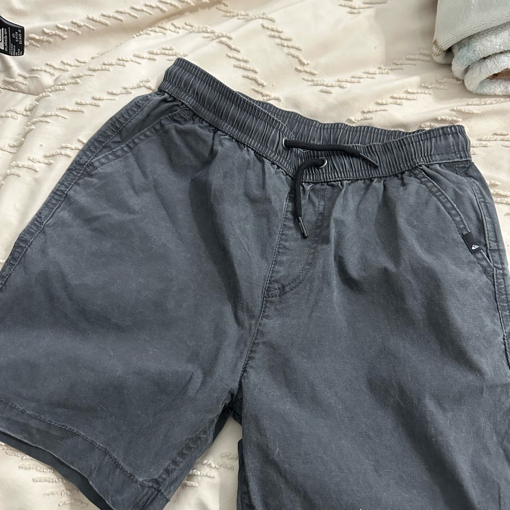 Quiksilver boys set,shorts and shirt. No tags, never worn, brand new, no stains